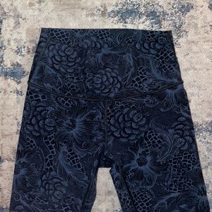 Lululemon Wunder Under 25”